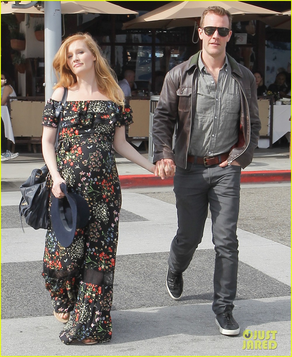 James Van Der Beek Steps Out as 'Dawson's Creek' Hits Hulu Photo