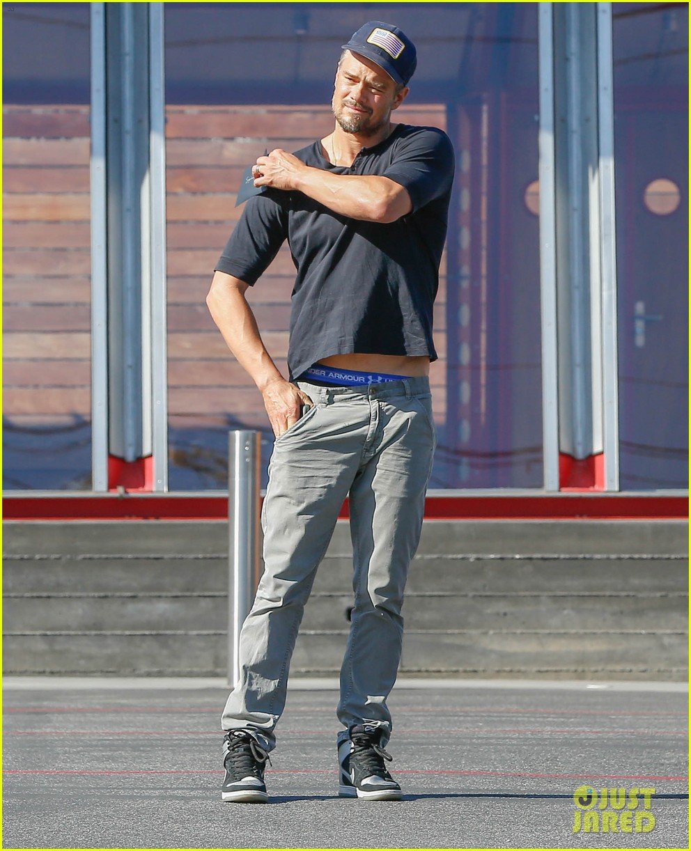 Photo josh duhamel celebrates hockey win son axl 07 Photo 3615584