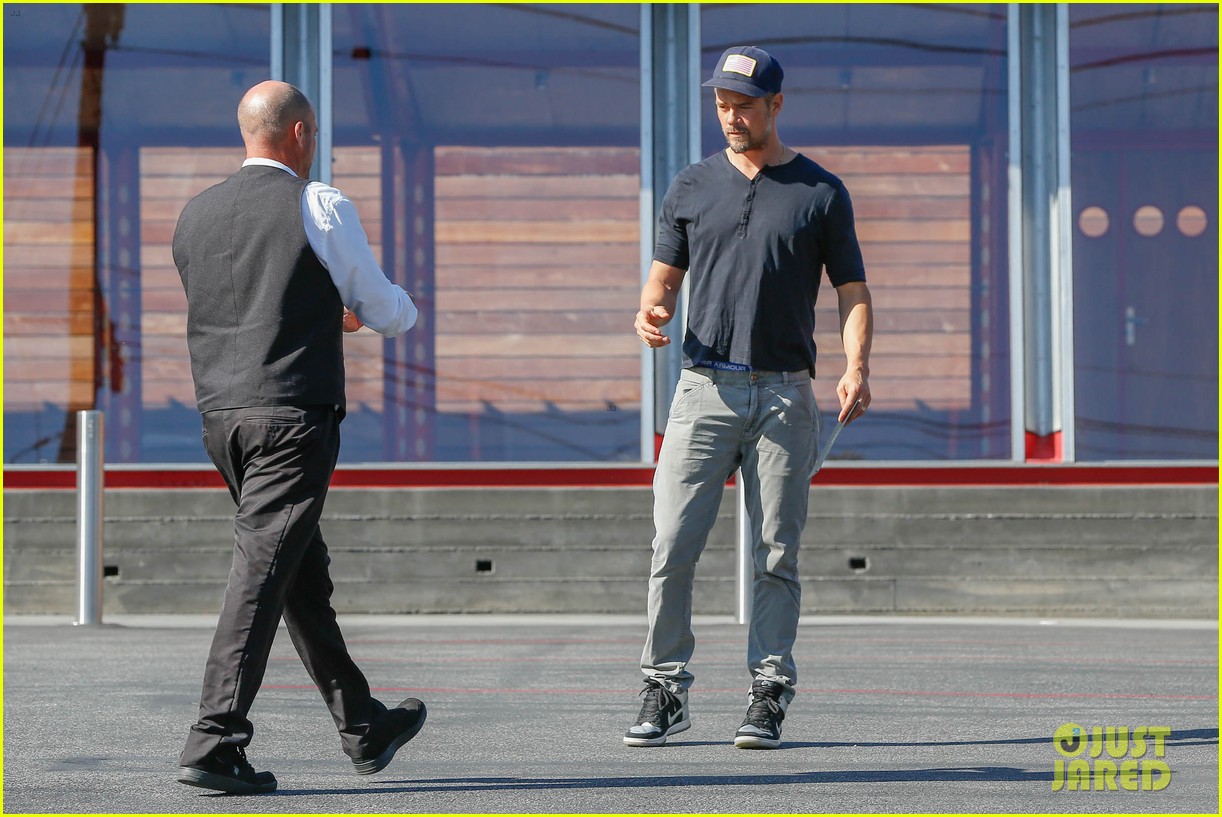 Photo josh duhamel celebrates hockey win son axl 12 Photo 3615589