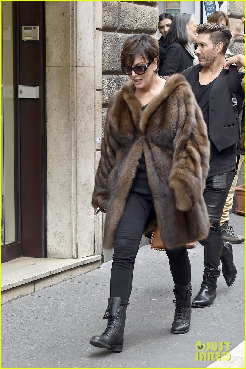 Kendall Jenner Takes Her Film Camera to Rome Photo 3602504 Kendall