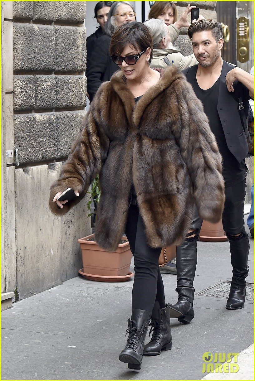 Kendall Jenner Takes Her Film Camera to Rome Photo 3602512 Kendall