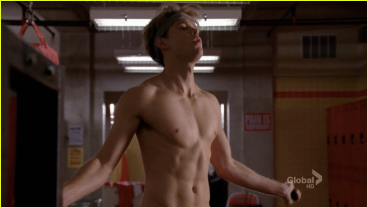 Glee's Chord Overstreet Bares Six Pack Abs in Shirtless Selfie! 