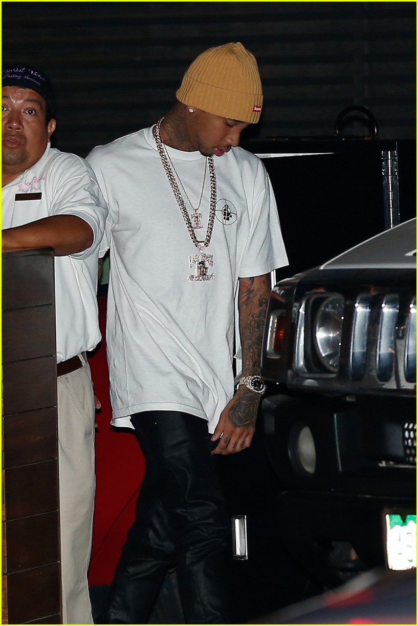 Rob Kardashian Celebrates Birthday at Dinner With His Family : Photo