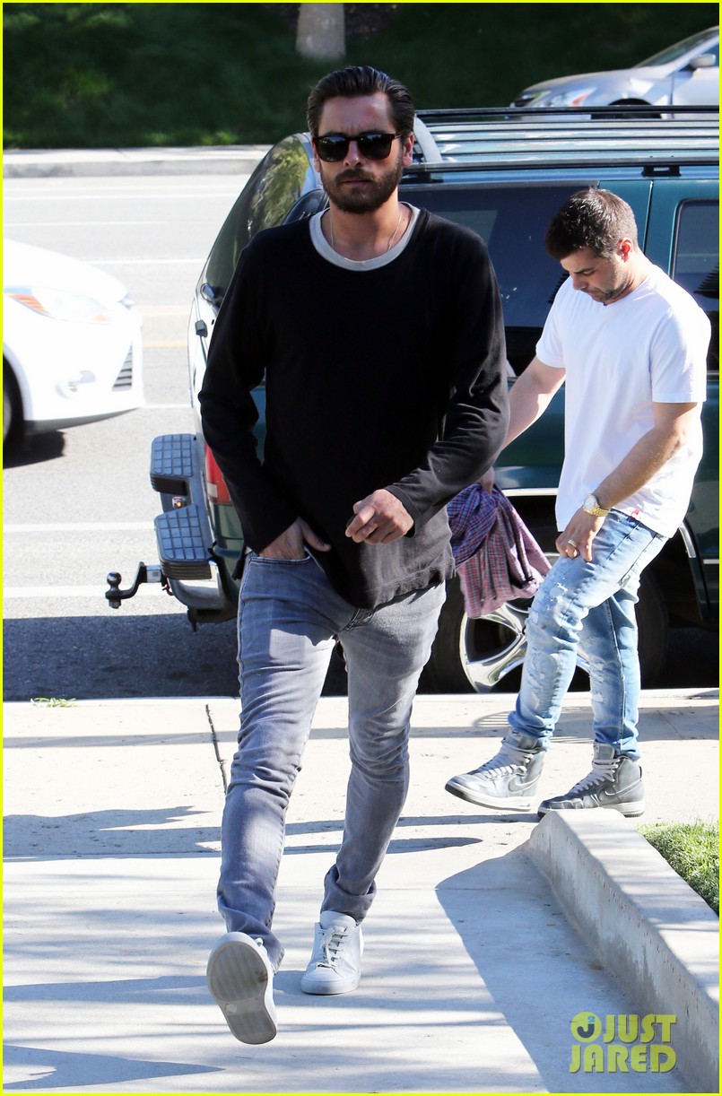 Scott Disick & Kourtney Kardashian Swap Faces on Snapchat! Photo