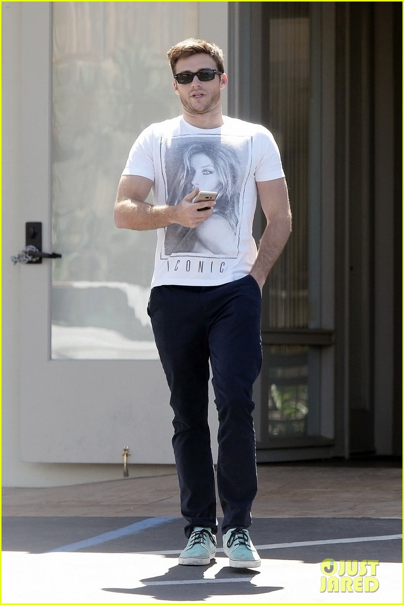 scott eastwood shirt