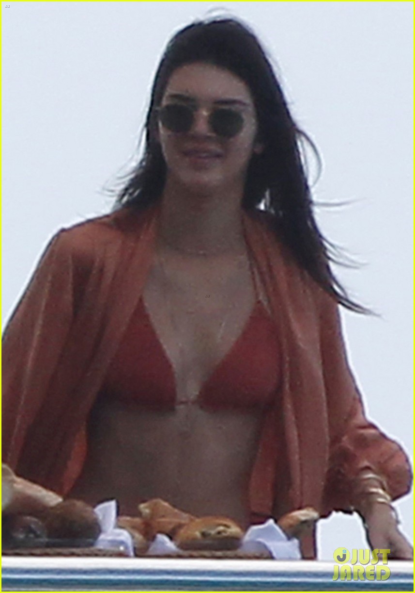 Harry Styles & Kendall Jenner's Private Vacation Photos Leaked: Photo  3609643 | Harry Styles, Kendall Jenner Pictures | Just Jared