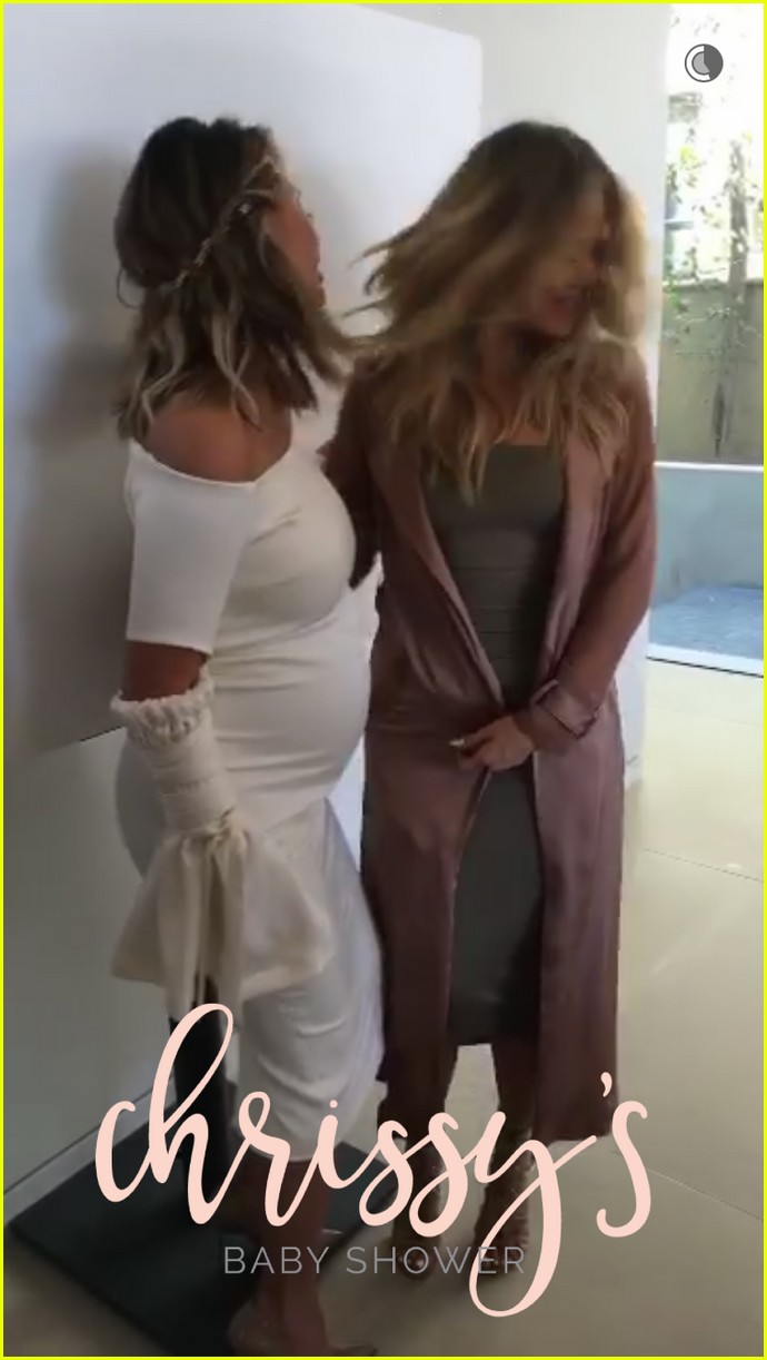 Chrissy Teigen Shares Photos from Her Baby Shower! Photo 3615231