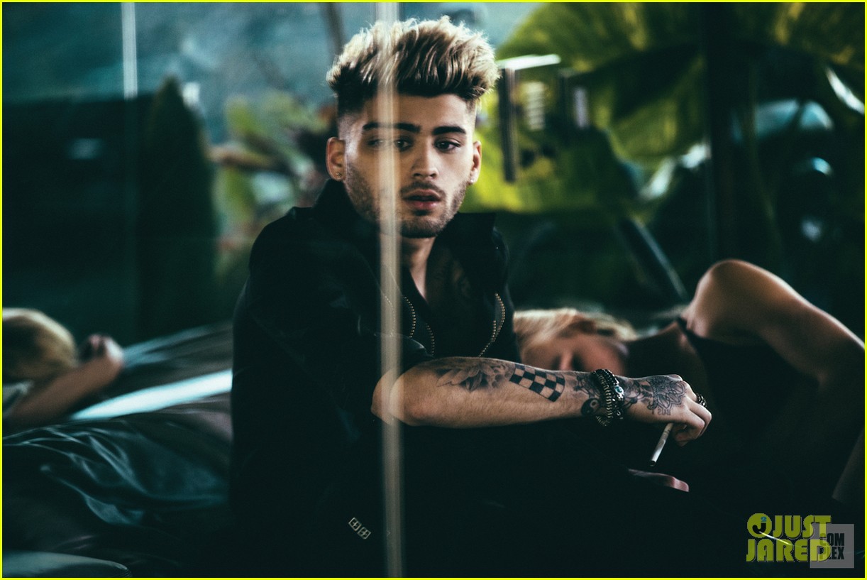 Zayn Malik goes shirtless in this brand new photo shoot with Complex magazi...