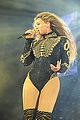 beyonce fans slay with single ladies dance formation tour 04