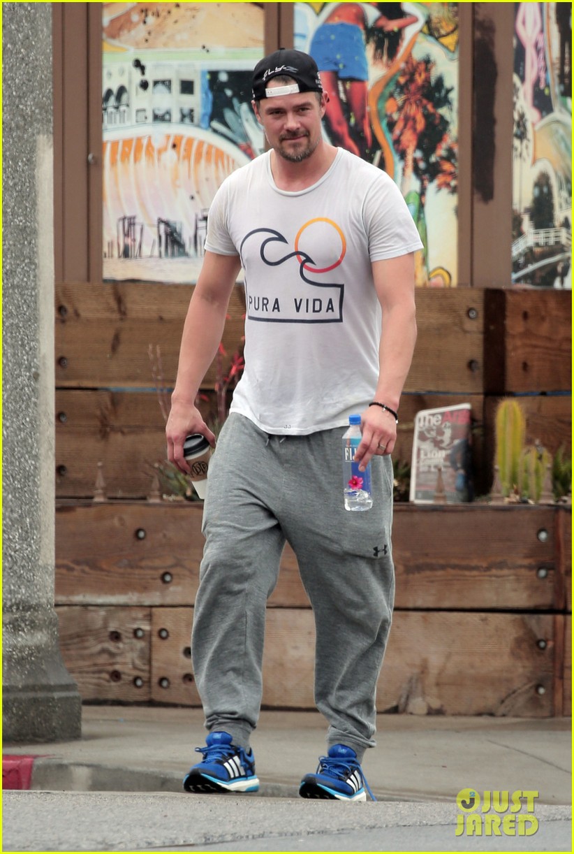 Josh Duhamel Is Sick of Traffic in Los Angeles Photo Josh Duhamel Is Sick of Traffic in Los Angeles Photo