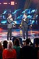 brian dunkleman returns to american idol for finale 05