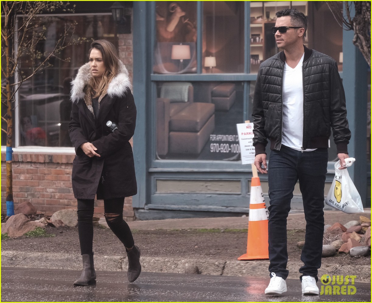 Photo: jessica alba nicole richie kate hudson aspen wedding 28 | Photo