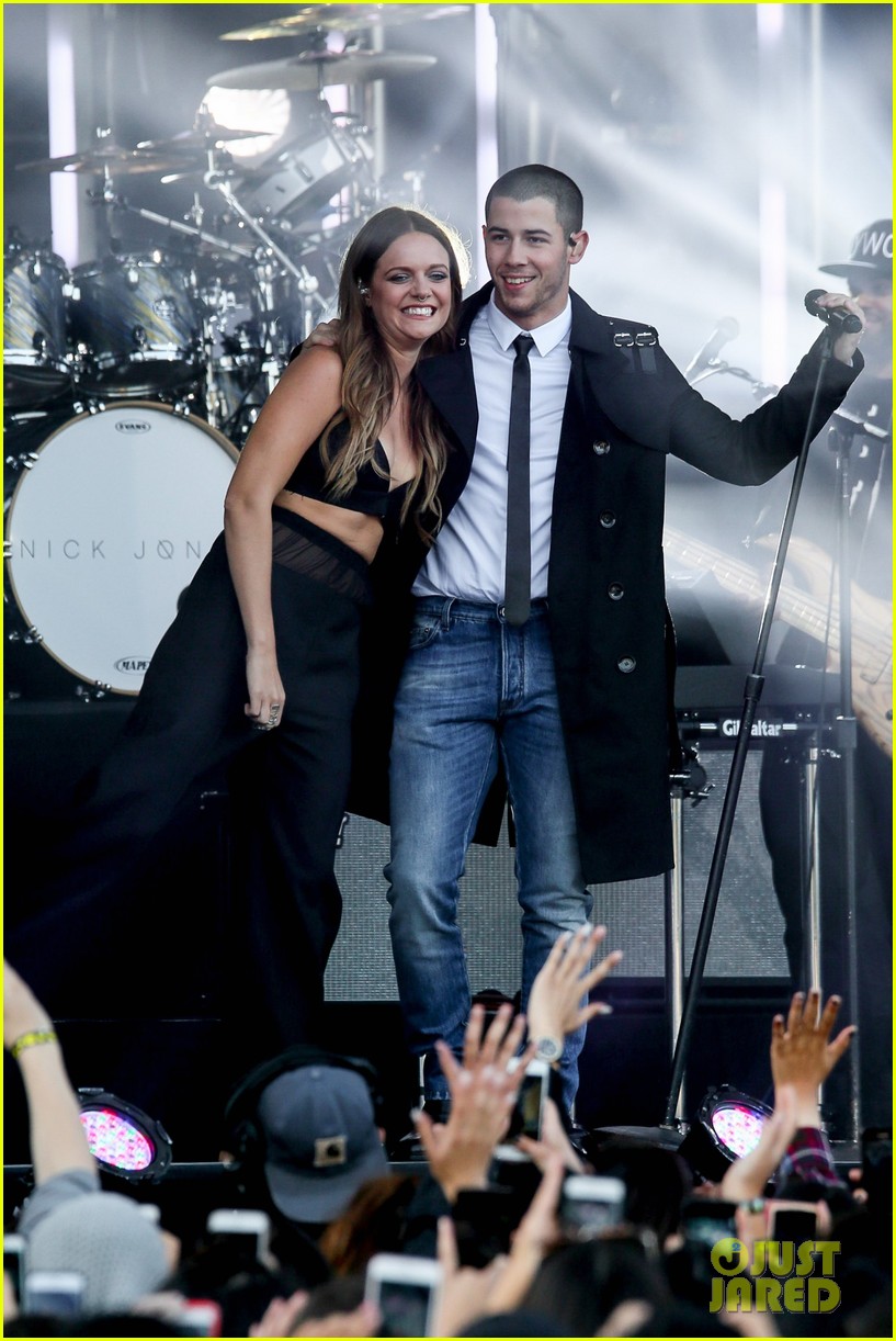 Nick Jonas & Tove Lo Sing 'Close' on 'Jimmy Kimmel Live!' Photo