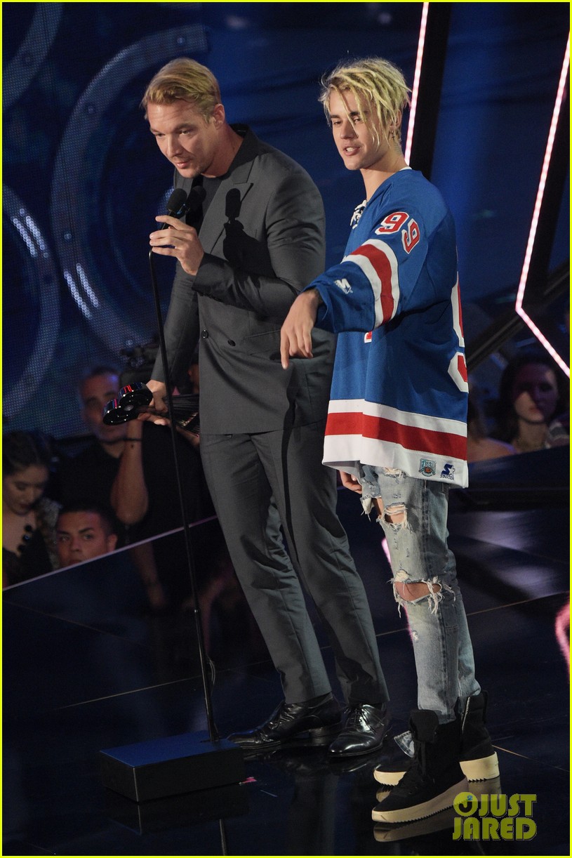 Justin Bieber Wins Male Artist of the Year at iHeartRadio Music Awards