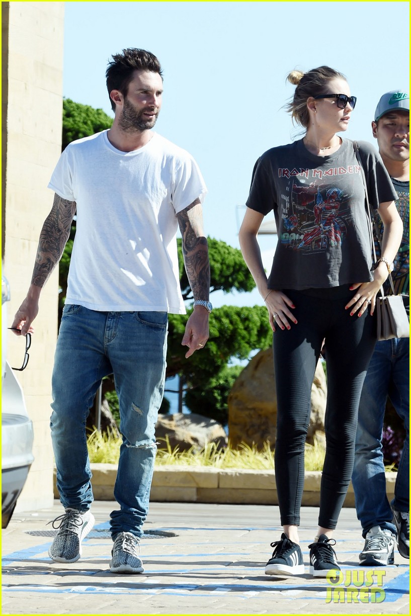 Adam Levine & Behati Prinsloo Involved in Minor Fender Bender Photo