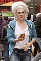 julianne moore wears a marie antoinette style wig on set 03