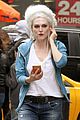 julianne moore wears a marie antoinette style wig on set 07