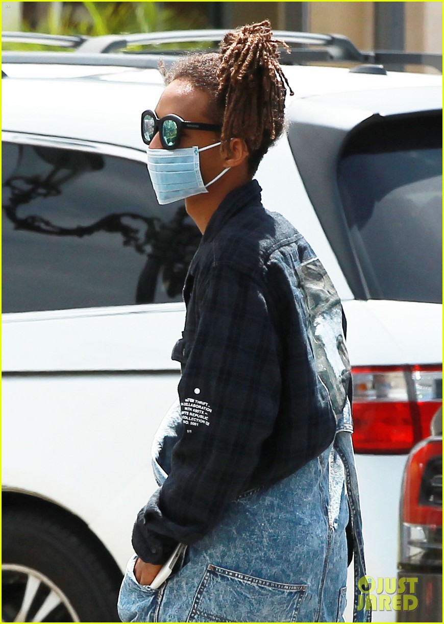 Jaden Smith Wears a Surgical Mask While Out to Lunch Photo 3639832