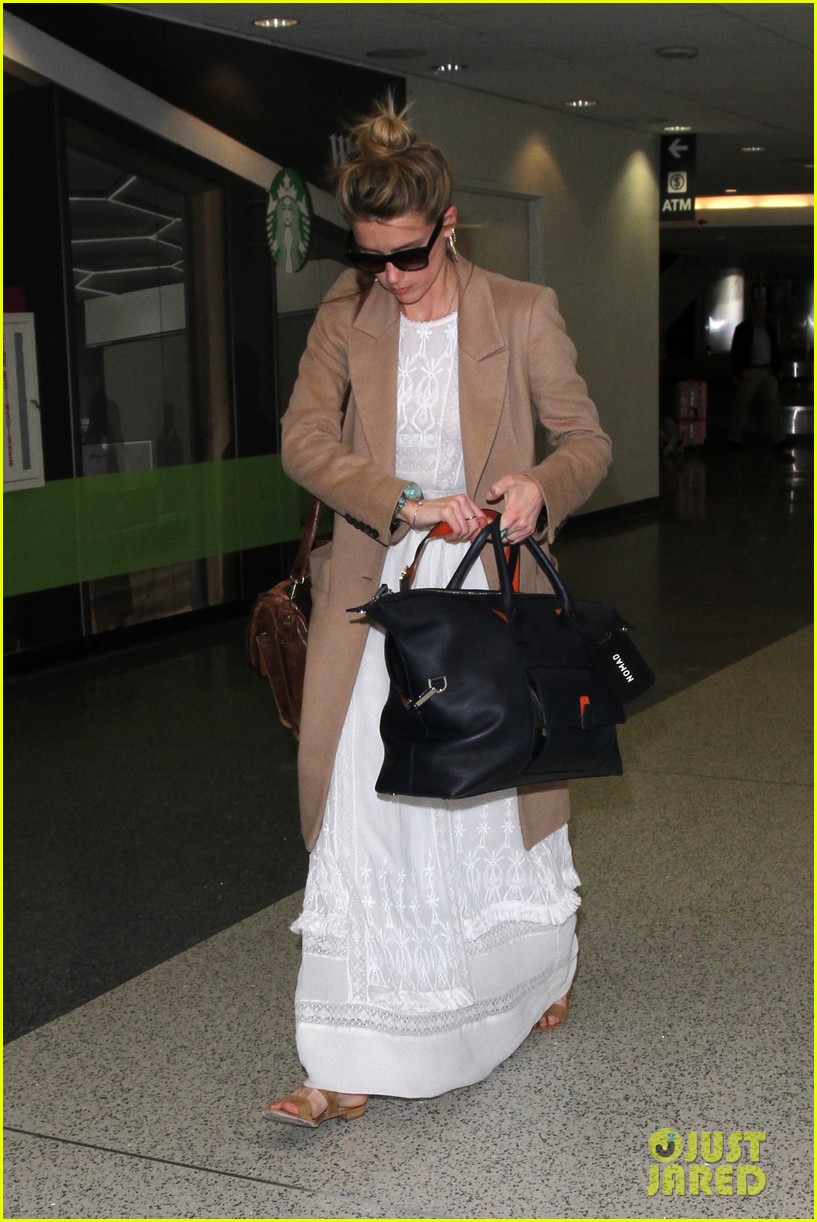 Photo: amber heard lax solo flight 08 | Photo 3660054 | Just Jared