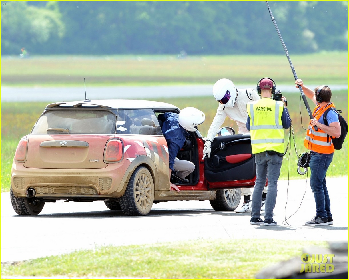 Photo damian lewis top gear filming london 07 Photo 3668693 Just Jared