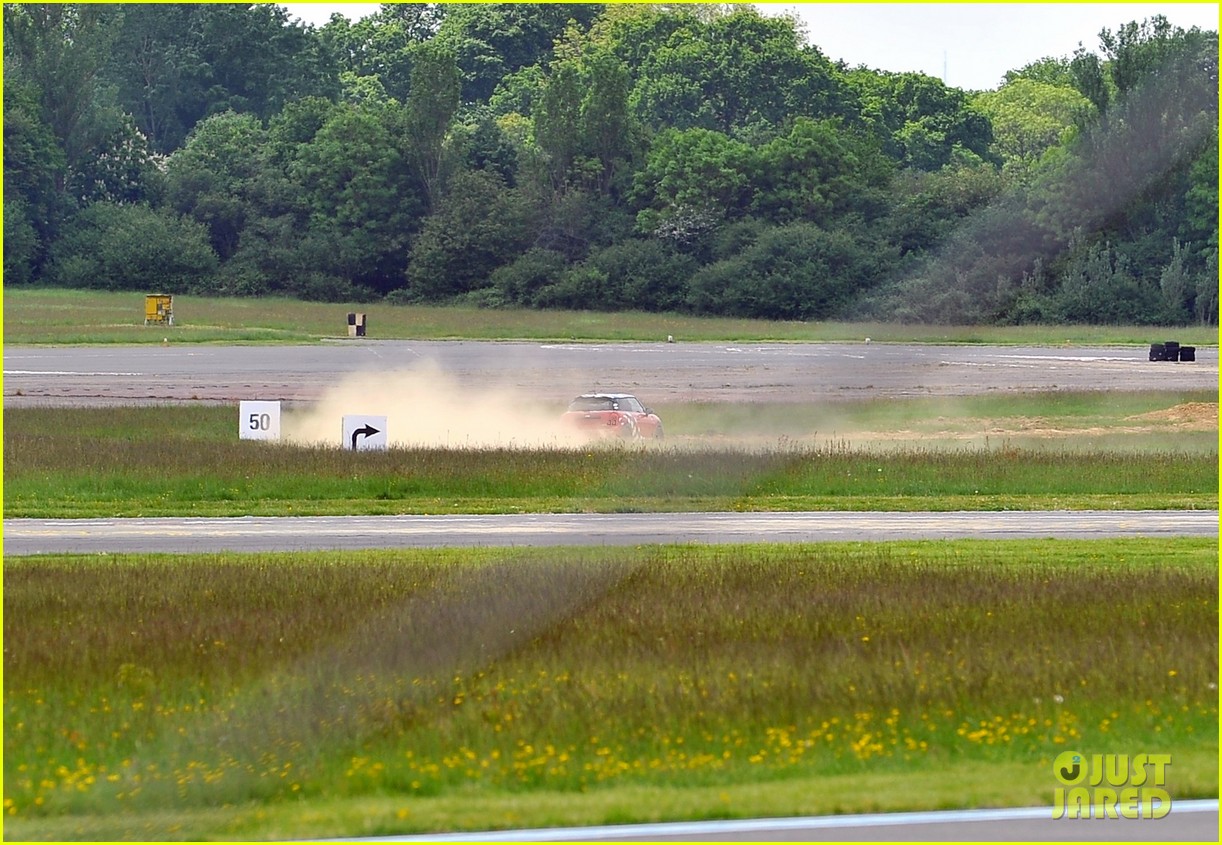 Photo damian lewis top gear filming london 19 Photo 3668705 Just