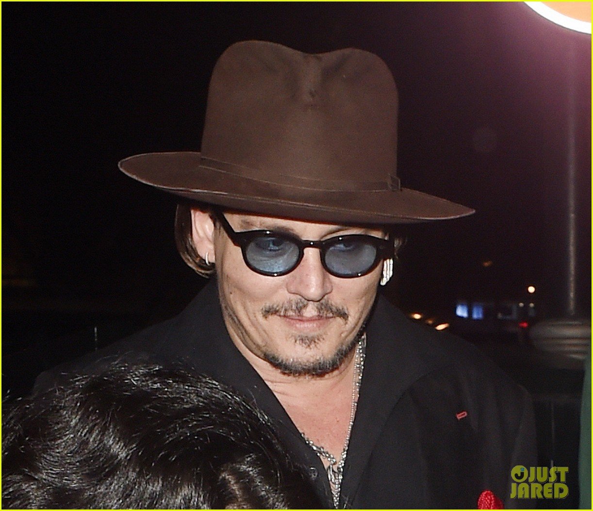 Photo johnny depp sexy fish dinner london 03 Photo 3653534 Just