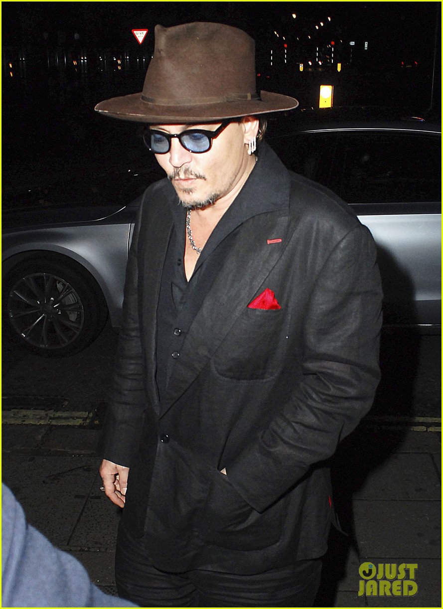 Photo johnny depp sexy fish dinner london 37 Photo 3653568 Just
