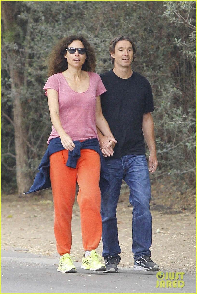 Full Sized Photo of minnie driver and boyfriend neville wakefield pack on t...