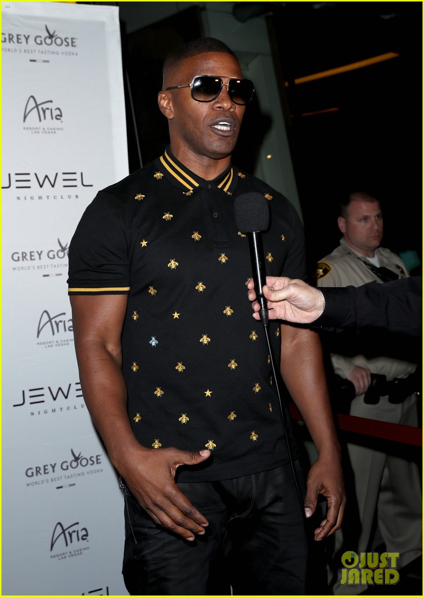 Jamie Foxx Jams on a Tiny Toy Piano in Las Vegas Photo 3661976 Jamie