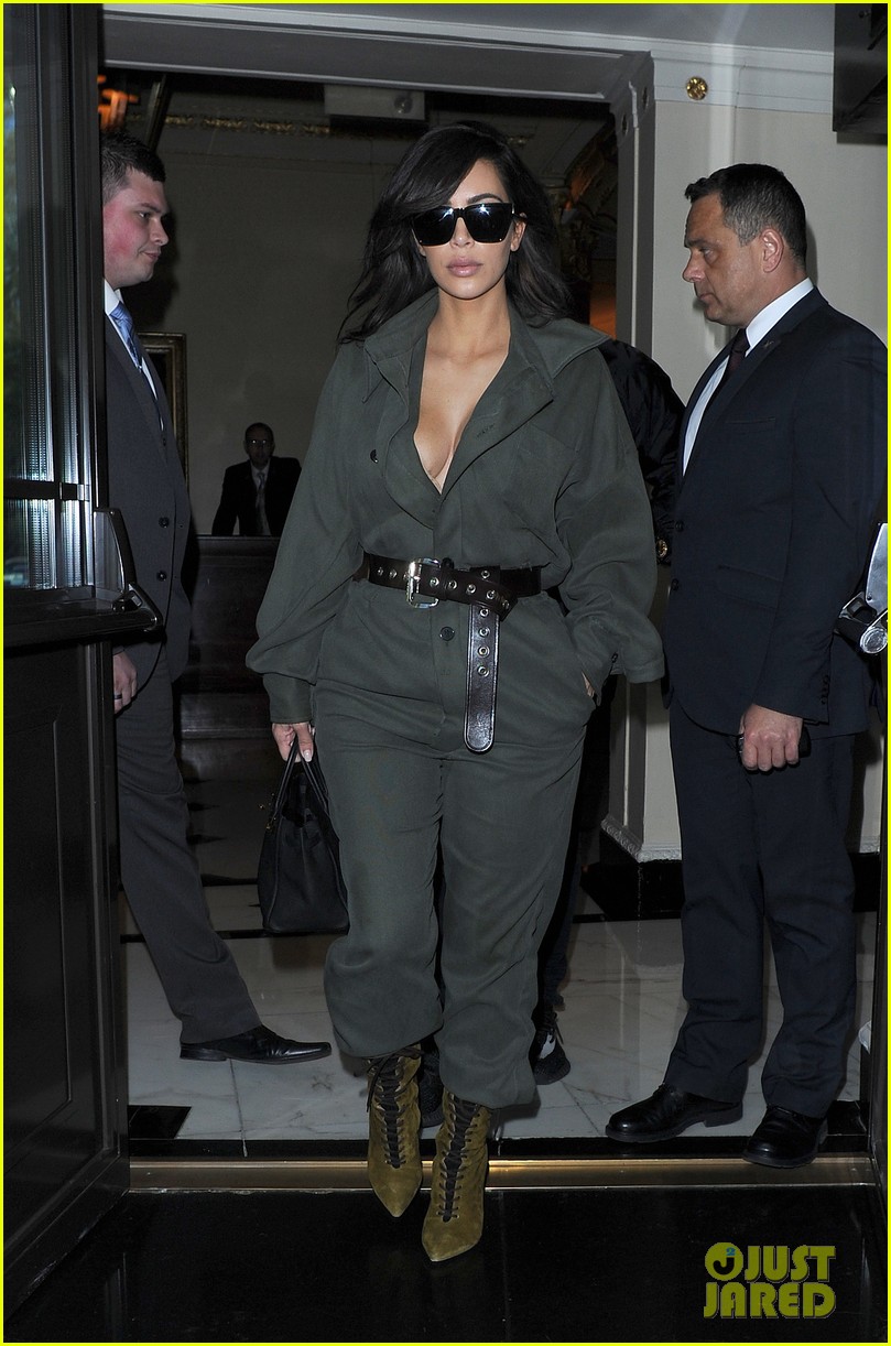 Kim Kardashian & Kanye West Celebrate 2 Year Wedding Anniversary in