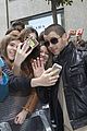 nick jonas selfies fans madrid promo album 06