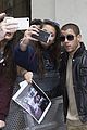 nick jonas selfies fans madrid promo album 20
