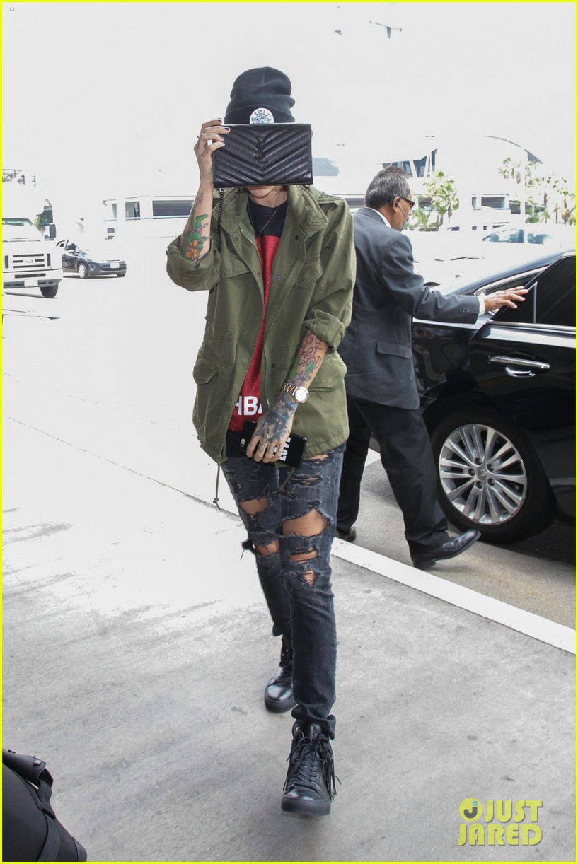 Ruby Rose Kicked Out of Restaurant for Throwing Fries Photo 3656784