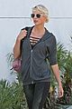 taylor swift bares some cleavage in her workout clothes 06
