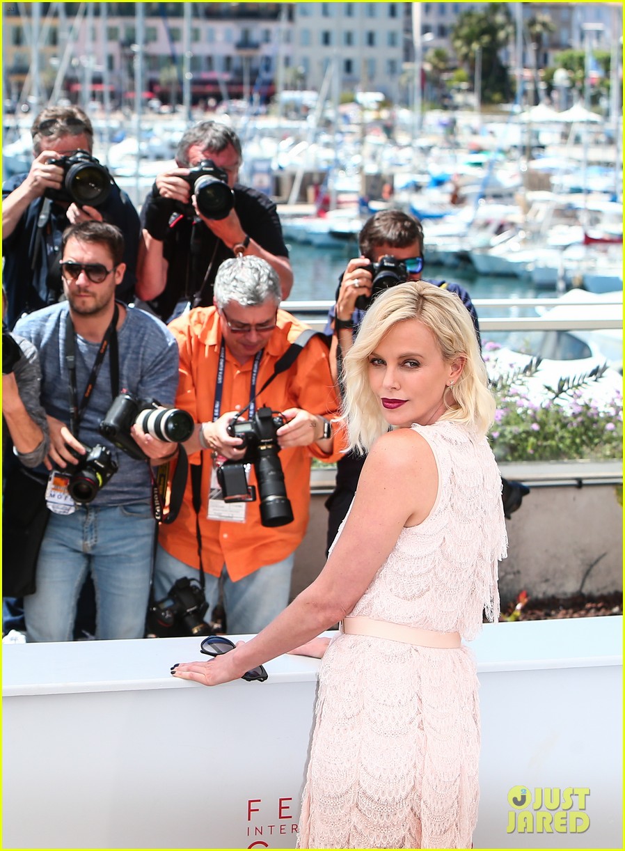 Photo: charlize theron ex sean penn debut the last face in cannes 14