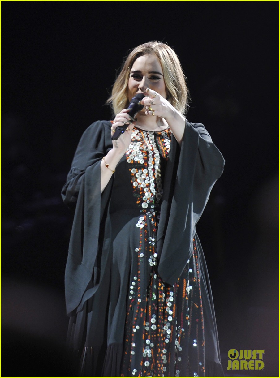 Adele Celebrates Pride at Glastonbury Festival 2016 Photo 3692220