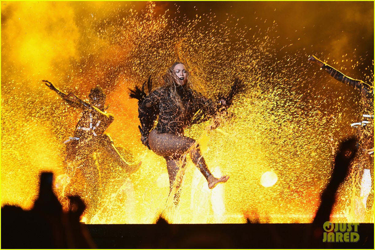 Beyonce: BET Awards 2016 Performance Video of 'Freedom' with Kendrick ...