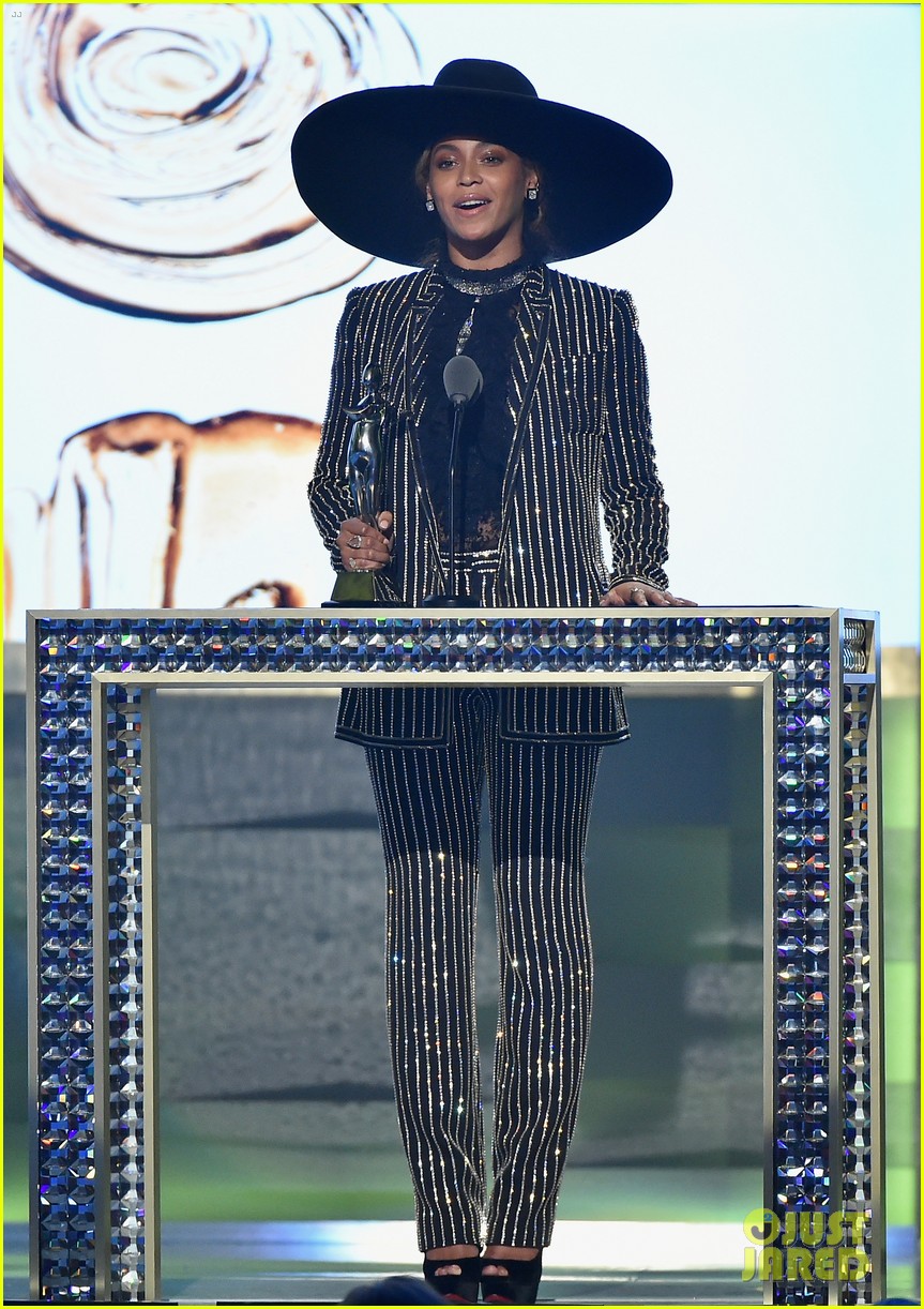 Beyonce Receives Fashion Icon Award at CFDA 2016 Photo 3675349 Beyonce Knowles Photos Just