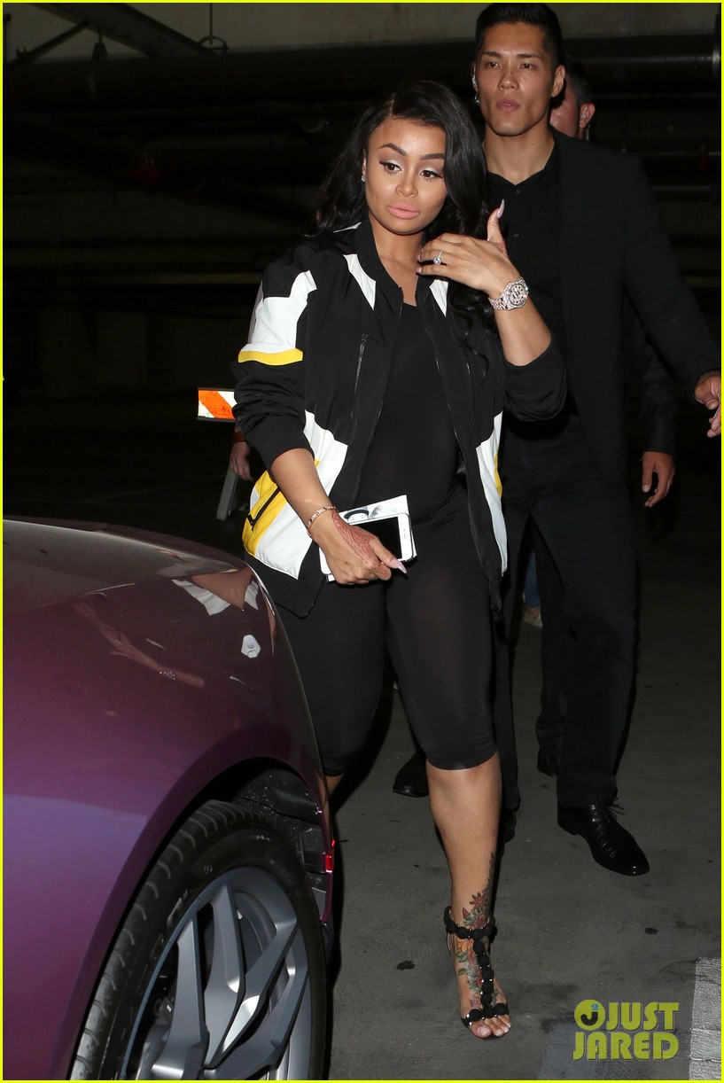 Blac Chyna Snaps Selfies with Kris Jenner & Kim Kardashian at Khloe's