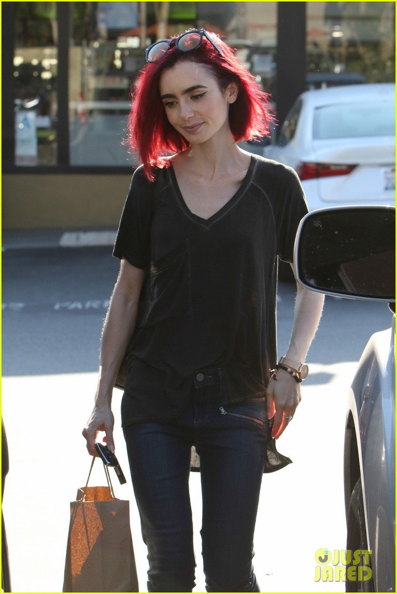Lily Collins Debuts New Bright Red Hair!: Photo 3688204 | Lily Collins  Pictures | Just Jared