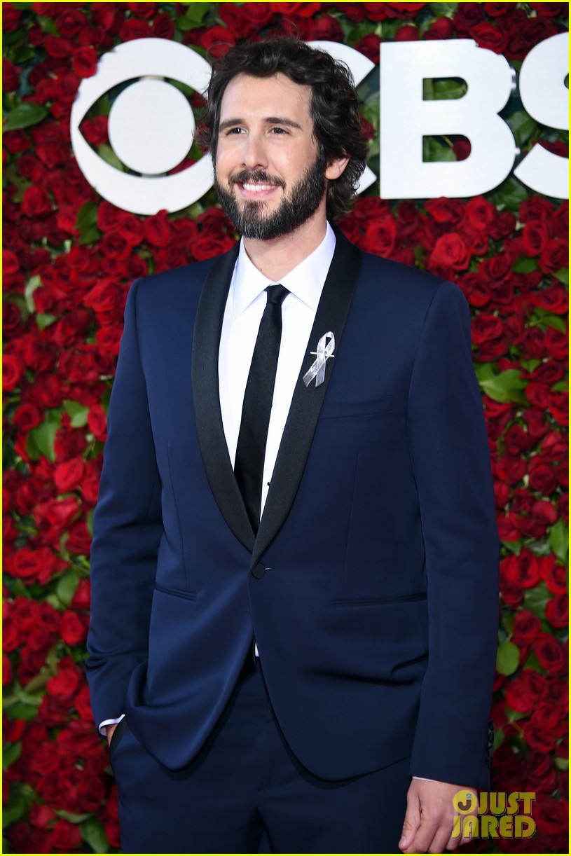 Photo josh groban high school fiddler performance tony awards 2016 04
