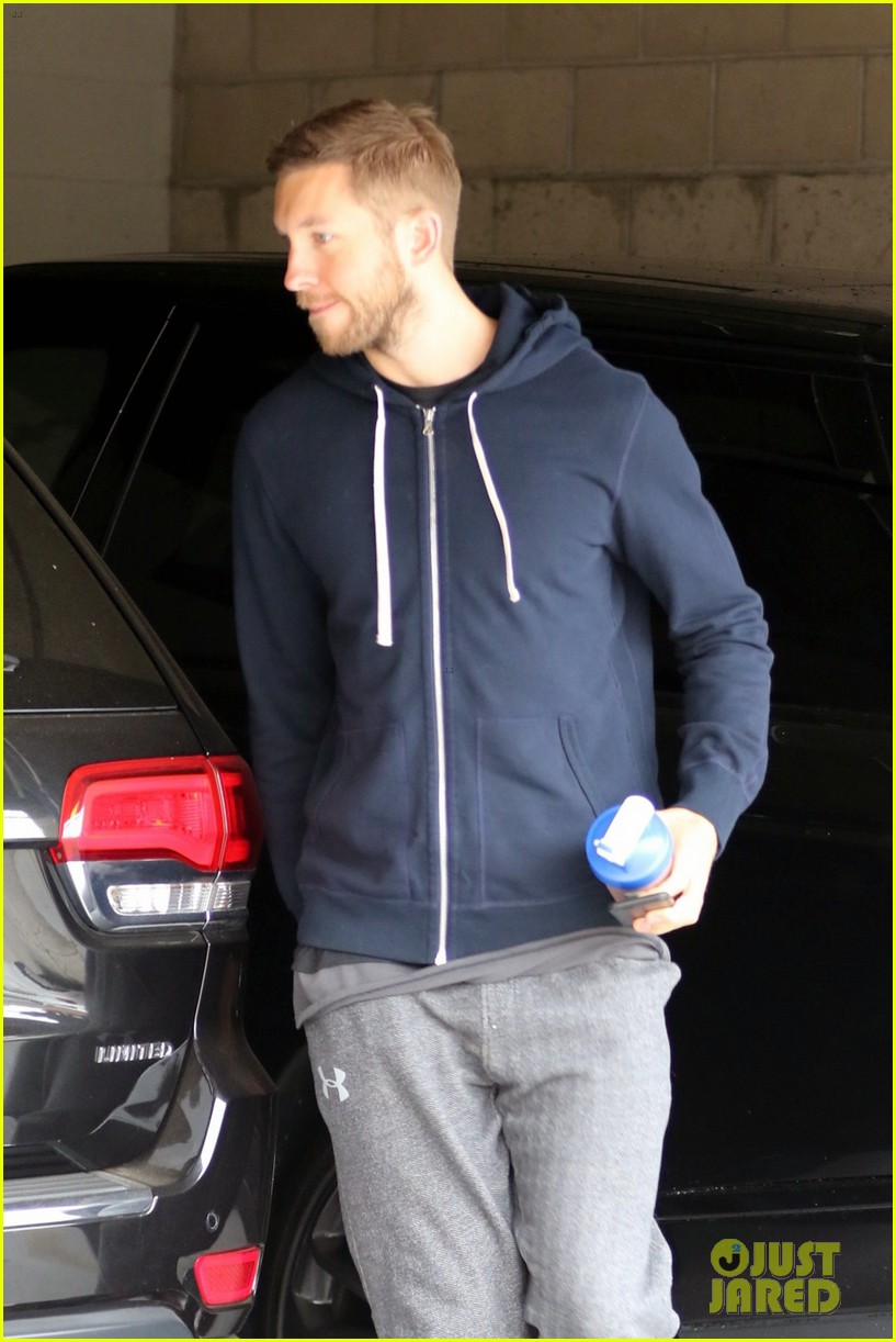 Calvin Harris Return to Los Angeles After Quick Vegas Stop Photo