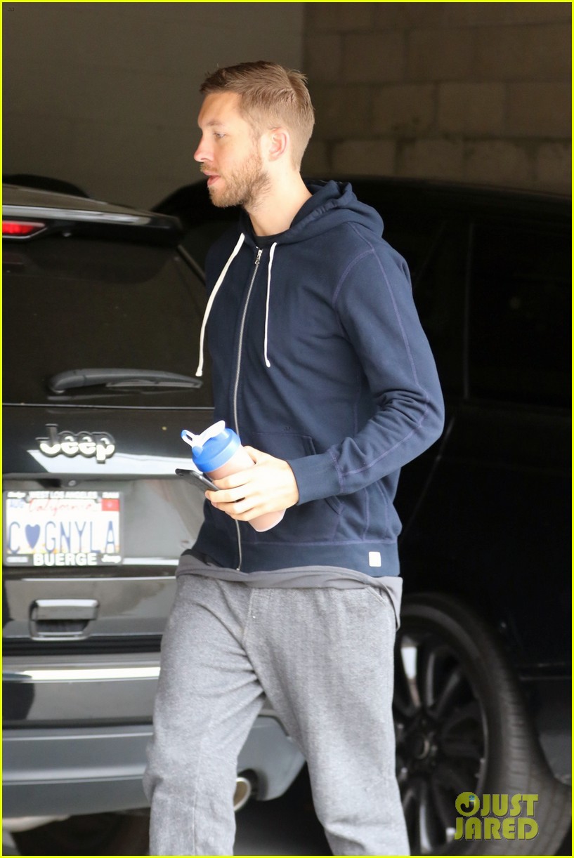 Calvin Harris Return to Los Angeles After Quick Vegas Stop Photo