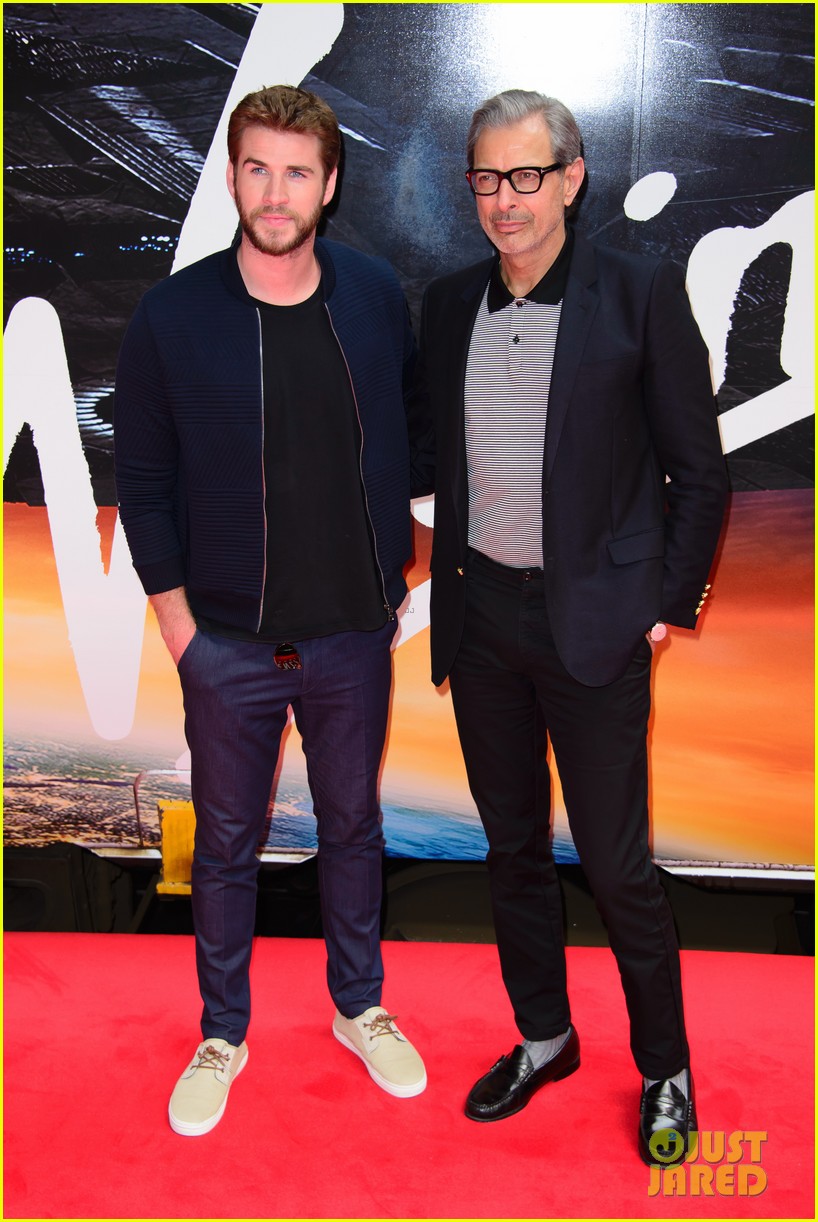 Liam Hemsworth Shares Throwback Pic With Miley Cyrus In Memory of