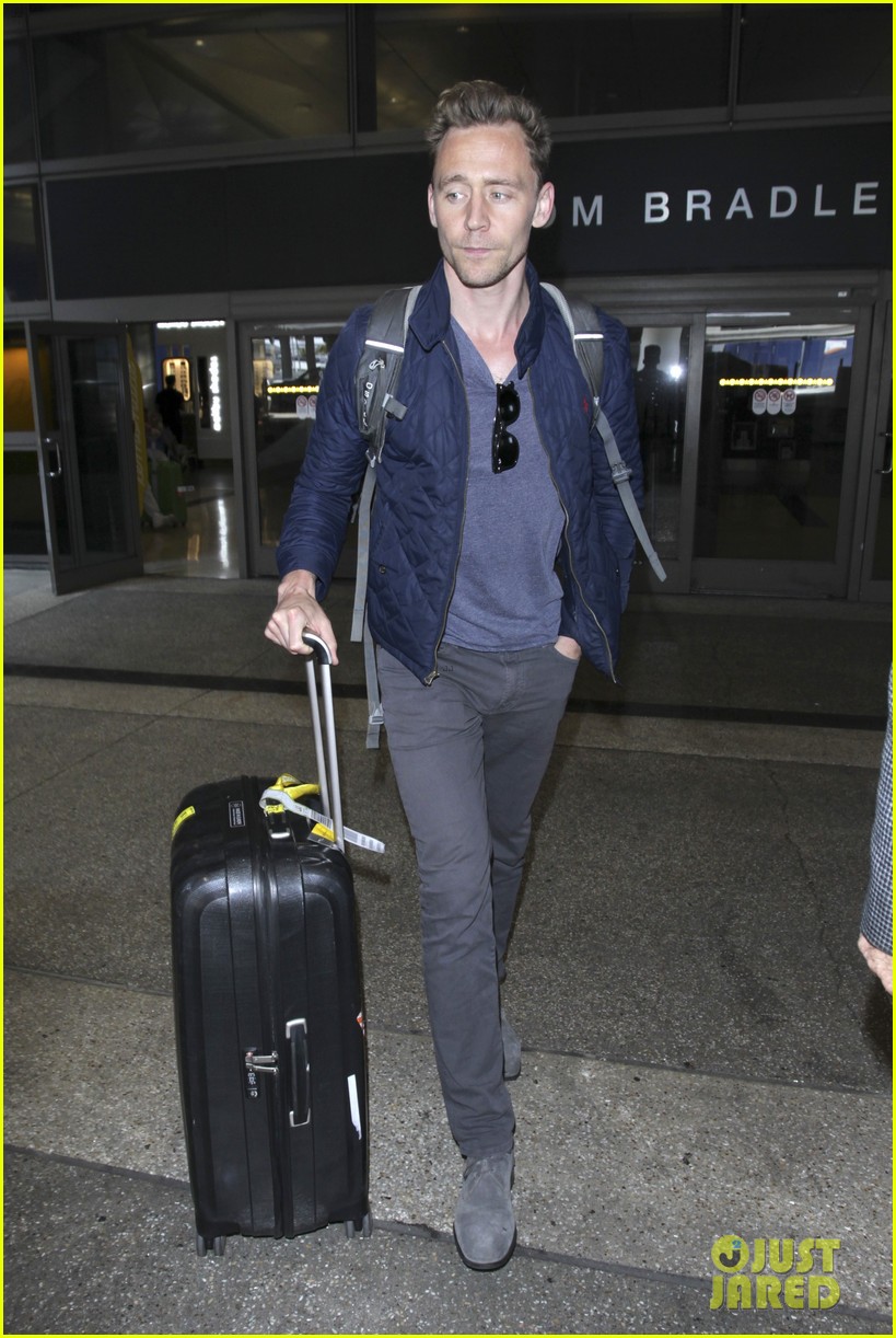 Tom Hiddleston Hops on Flight Amid James Bond Rumors Photo 3670614 Tom Hiddleston Pictures