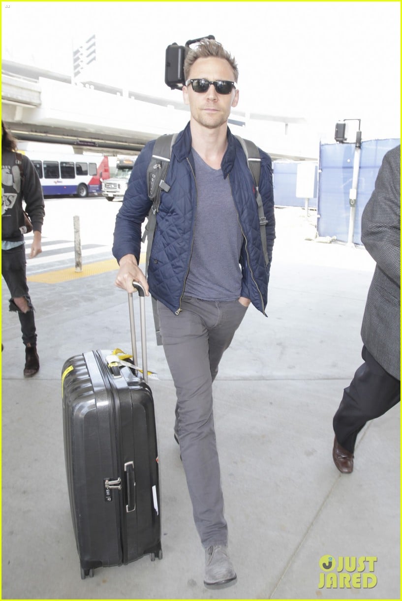 Tom Hiddleston Hops on Flight Amid James Bond Rumors Photo 3670617 Tom Hiddleston Pictures