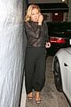 kate hudson steps out for dinner after vacation with amy schumer 09