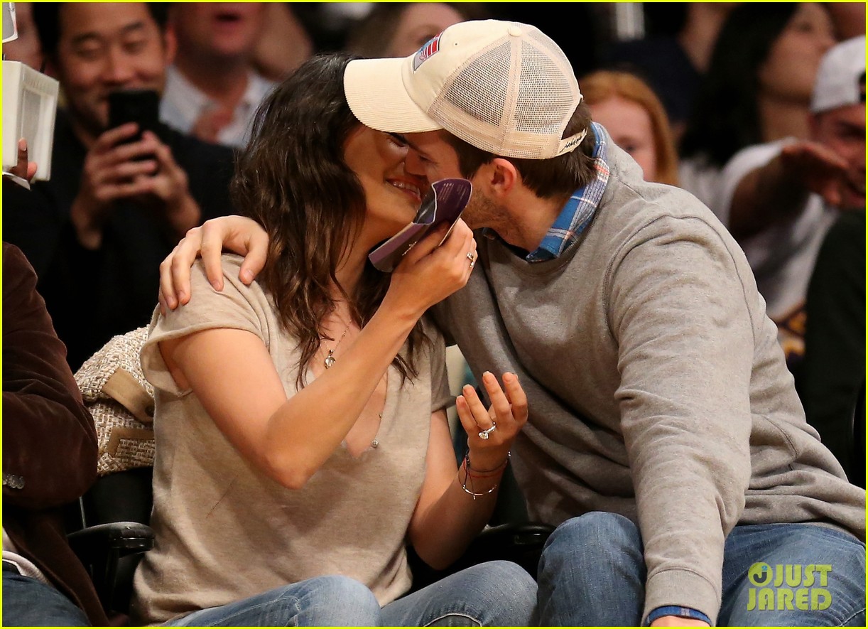 Mila Kunis is Pregnant, Expecting Second Child with Ashton Kutcher
