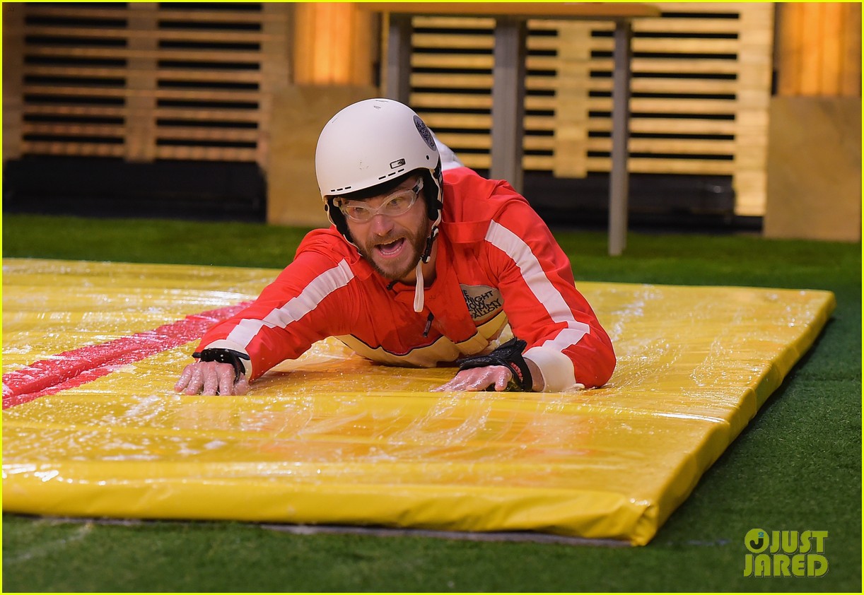 Liam Hemsworth Beats Jimmy Fallon in 