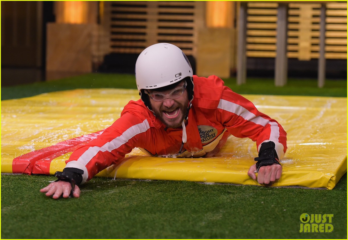 Liam Hemsworth Beats Jimmy Fallon in 